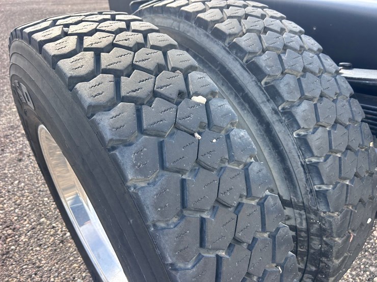 #1008-•-international-cab-and-chassis-image-71