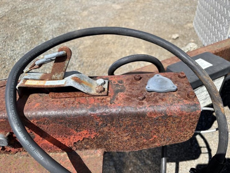 2007-haulmark-kd7x16wt3-enclosed-trailer-image-9