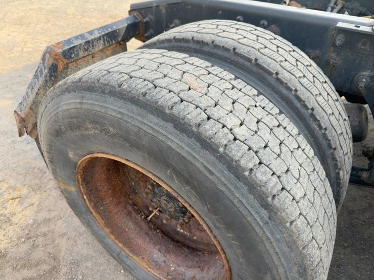 2015-international-8600-image-16