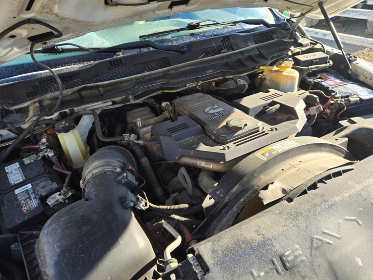 2017-massey-ferguson-8-image-40