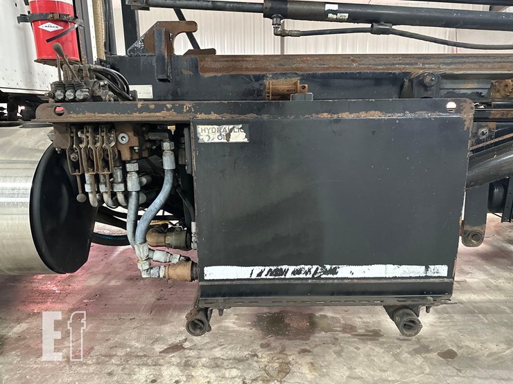 2017-peterbilt-367-image-11