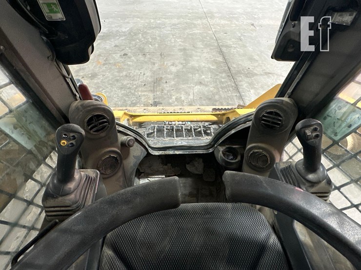 2023-caterpillar-259d3-image-16