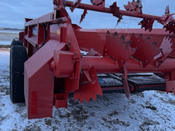 new-holland-195-image-31