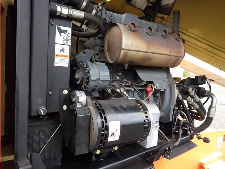 2008-jlg-800s-image-11