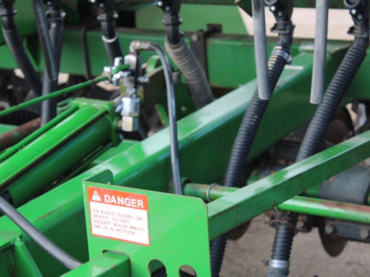 john-deere-750-image-23