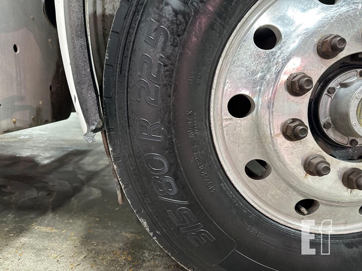 2017-peterbilt-367-image-33