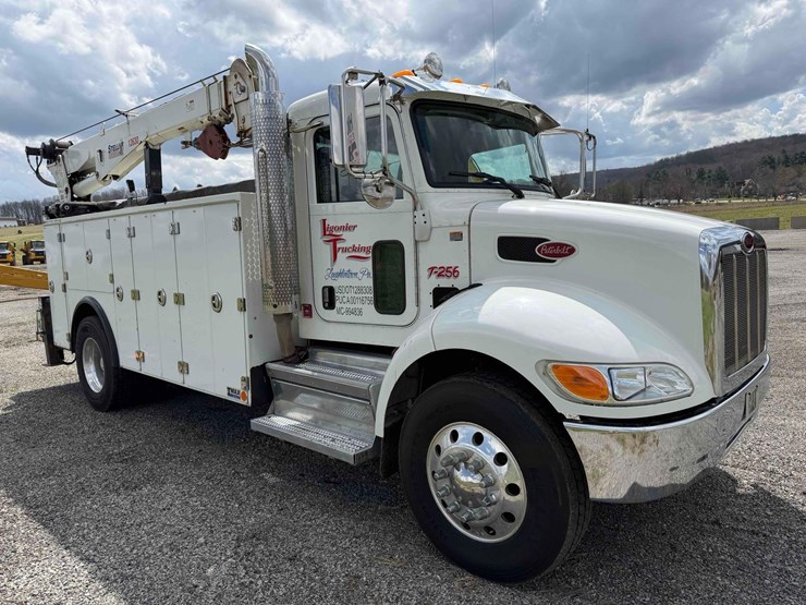 2019-peterbilt-337-image-3