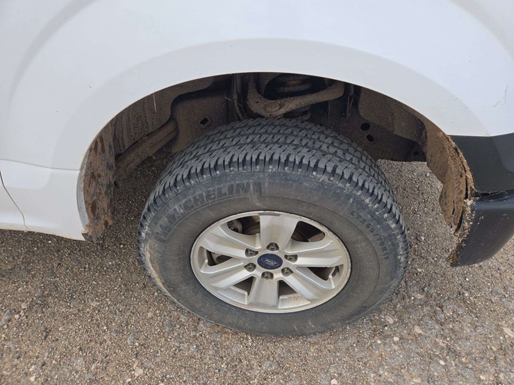 2017-ford-f150-xl-image-8