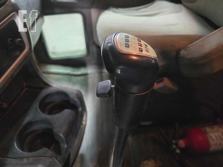 2014-kenworth-t800-image-15