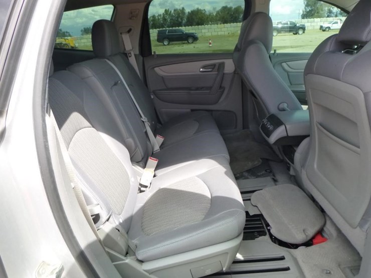 2015-chevrolet-traverse-image-19