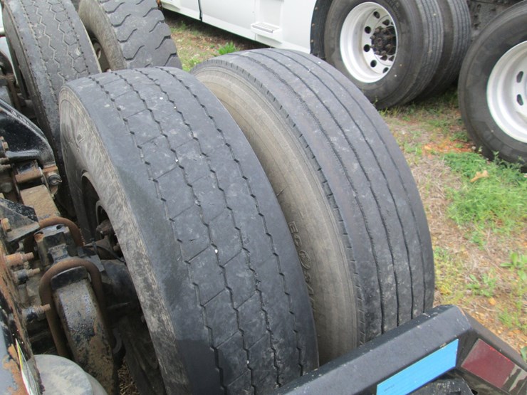 2008-peterbilt-387-image-13