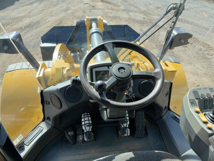 2017-caterpillar-950m-image-31