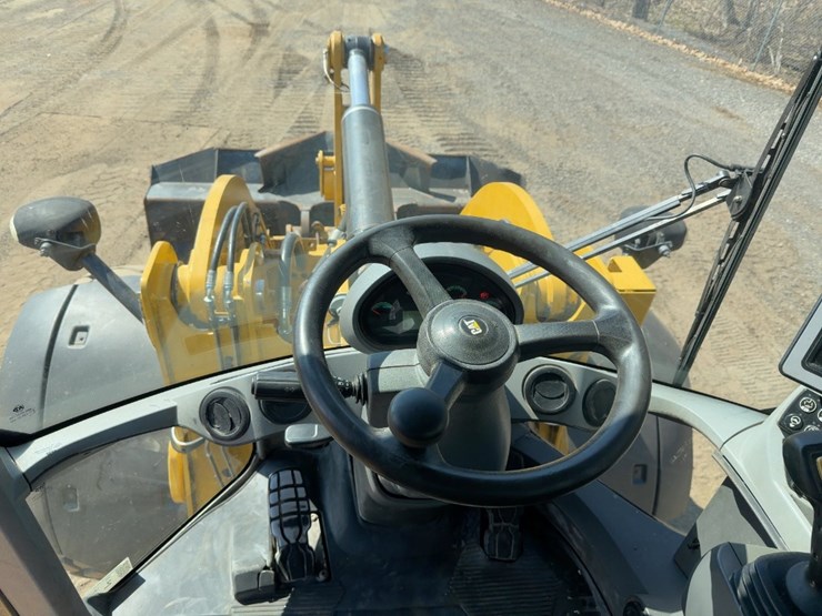 2016-caterpillar-938m-image-27