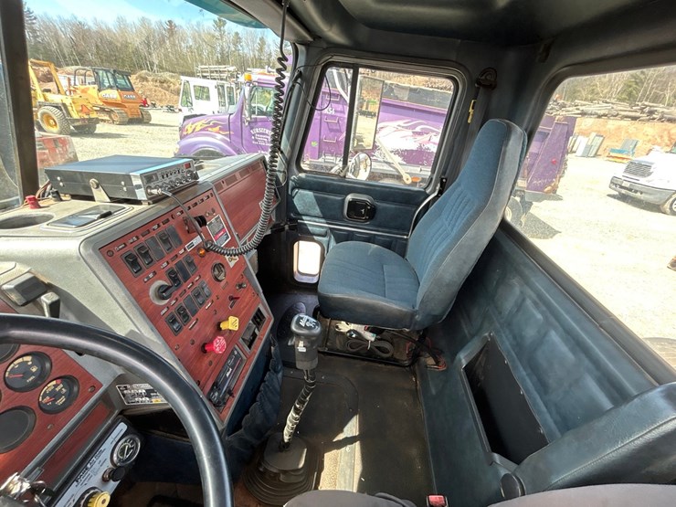 1999-mack-cl713-image-133