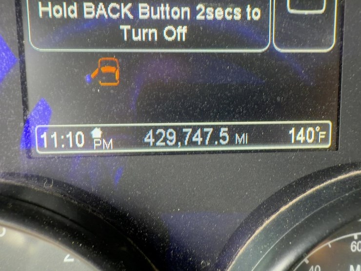 2015-peterbilt-567-image-33