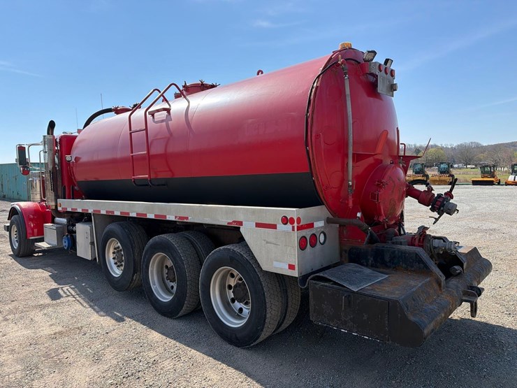 2012-peterbilt-389-image-5