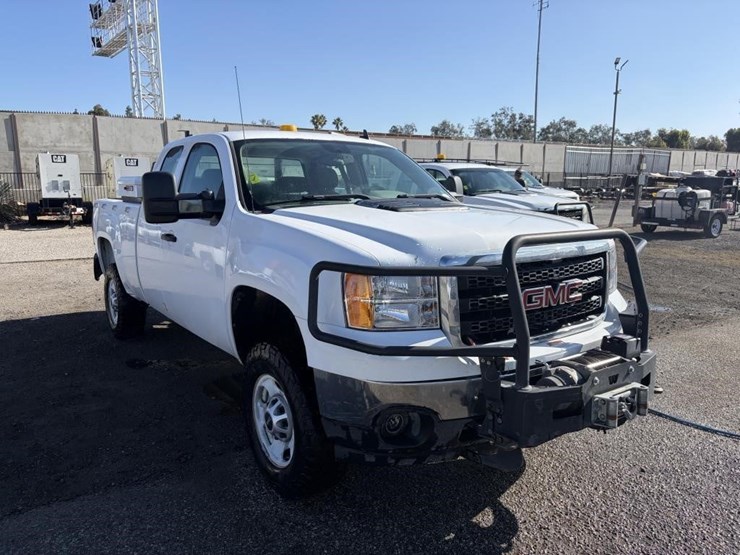 2012-gmc-sierra-3500-image-2