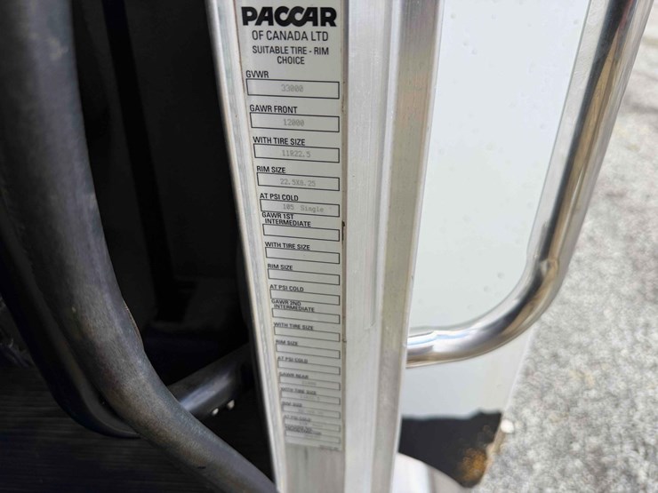 2019-peterbilt-337-image-41