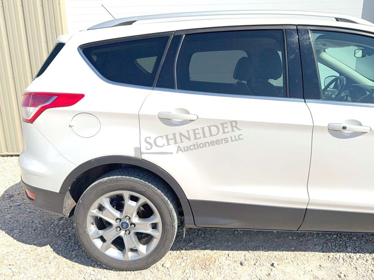 2014-ford-escape-titanium-image-17