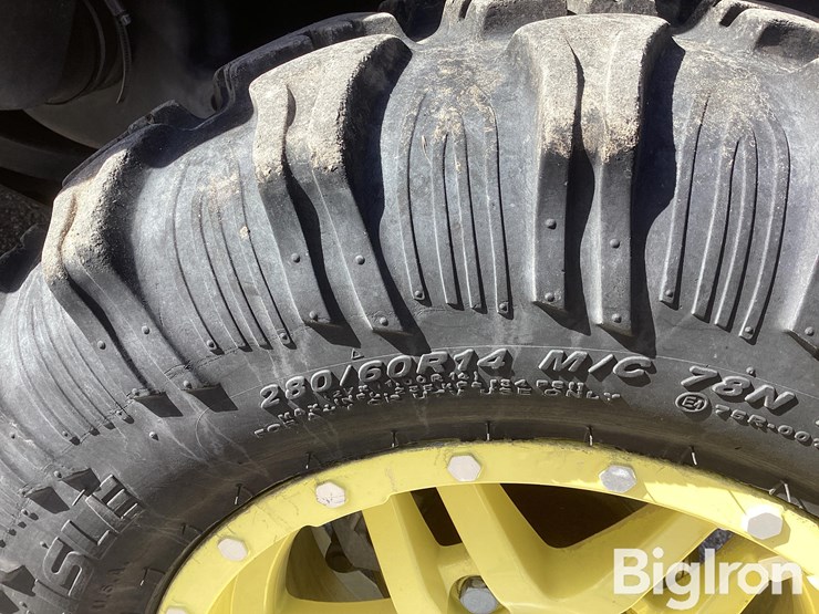 2019-john-deere-gator-image-17