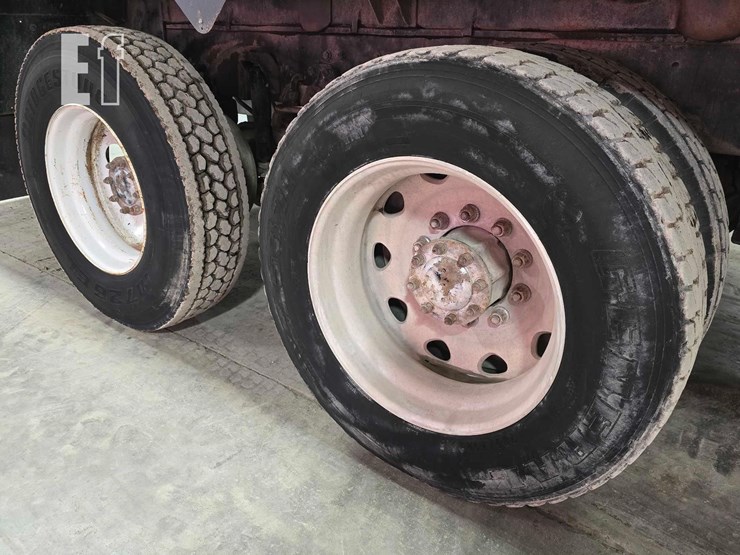 1999-kenworth-t800-image-26