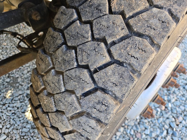 2017-massey-ferguson-8-image-71