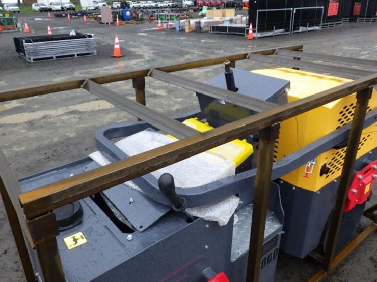 2026-sdlool-1000-vibratory-smooth-drum-roller-image-11