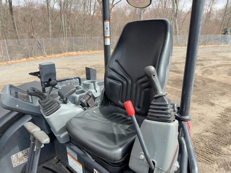 2023-yanmar-vio55-6a-image-28