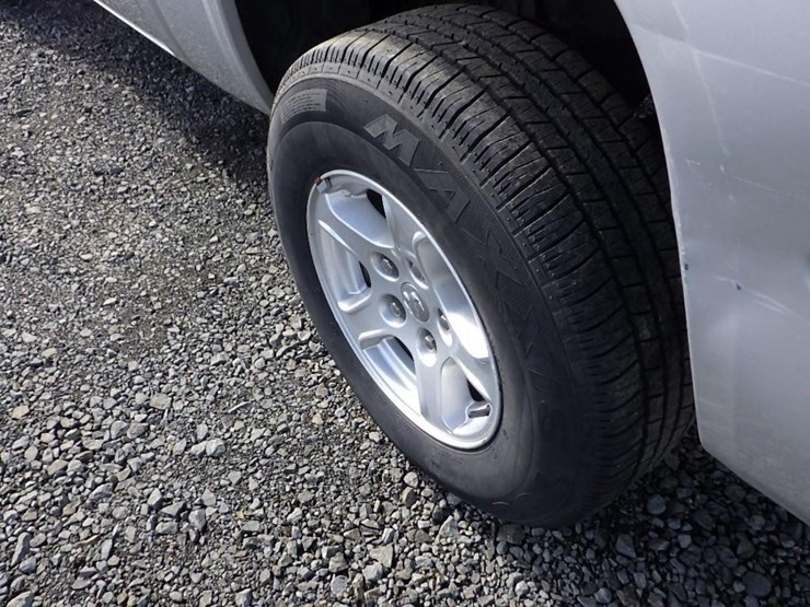 2005-dodge-dakota-image-14