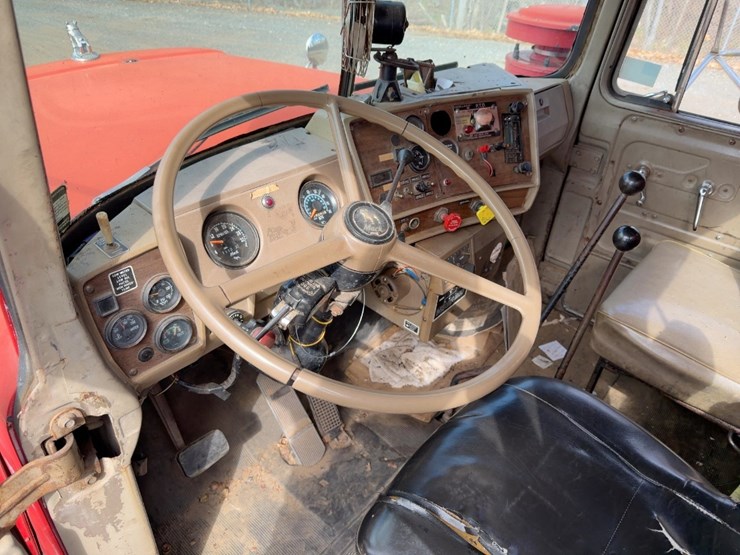 1983-mack-rd685s-image-23