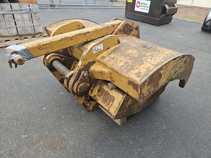 caterpillar-320-image-4