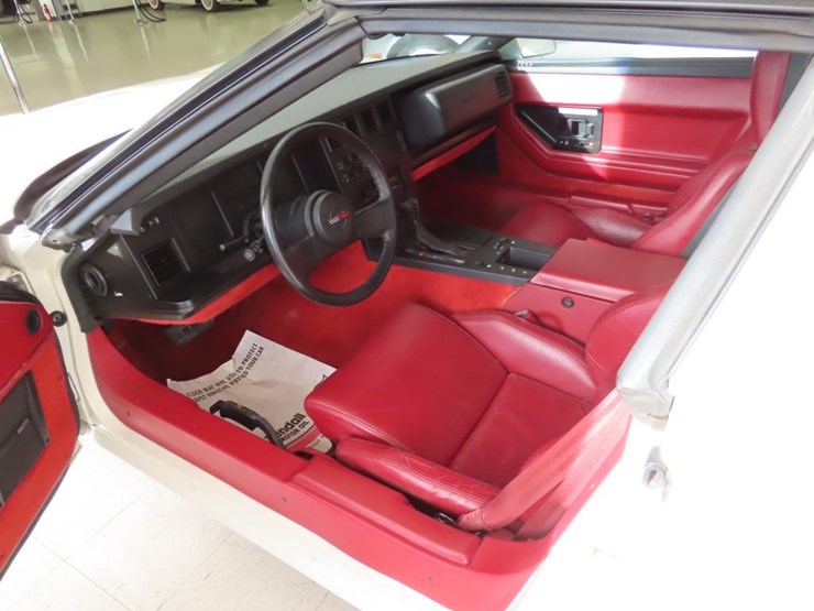 1985-chevrolet-corvette-image-24