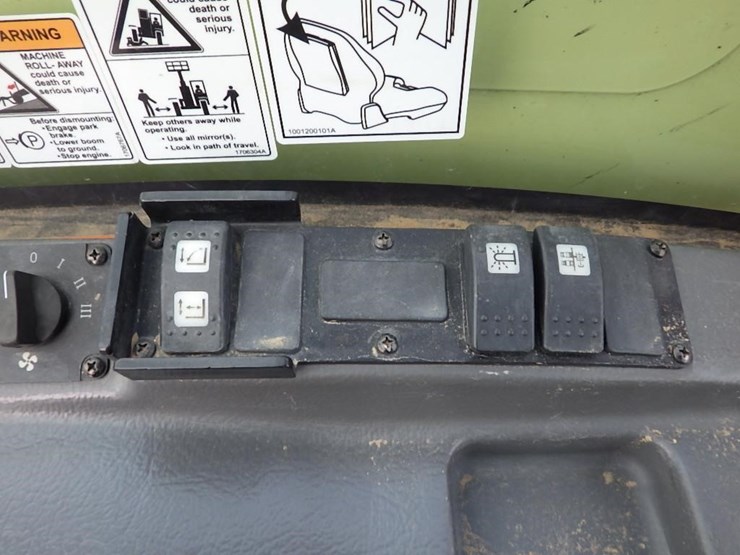 2017-jlg-g5-18a-image-32