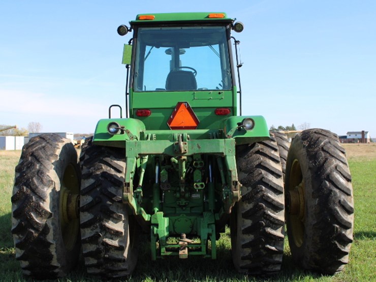 john-deere-8440-image-10
