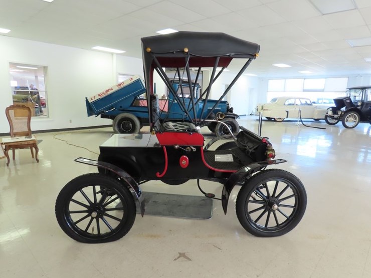 1902-curved-dash-oldsmobile-runabout-image-13