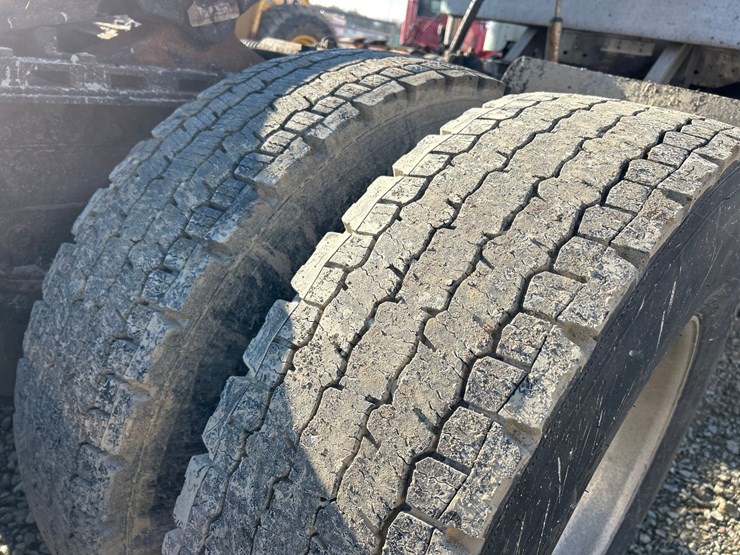 2002-massey-ferguson-8-image-89