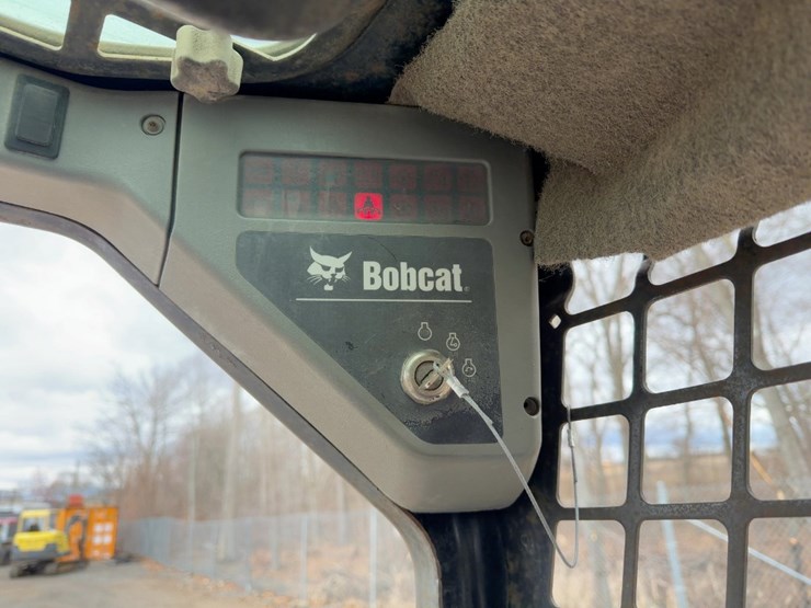 2006-bobcat-s130-image-19