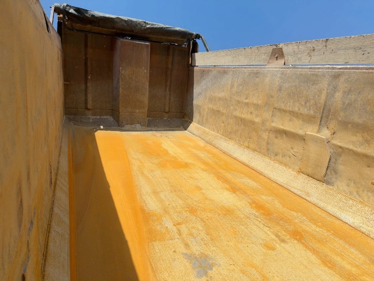 2001-mack-rd688s-image-25