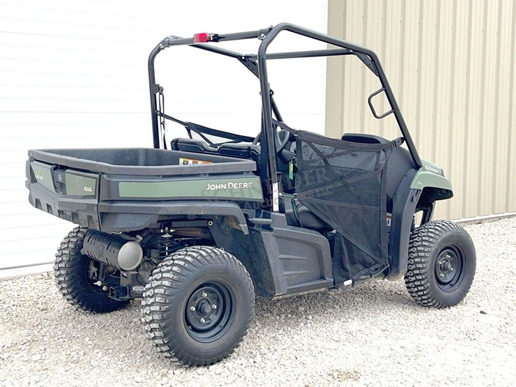 2022-john-deere-gator-image-7