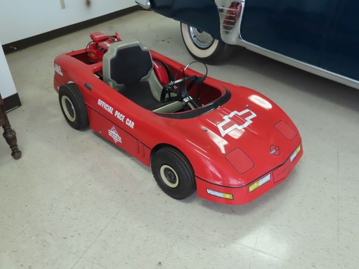 central-iowa-chevrolet-dealers-edition-pace-car-motorized-corvette-image-1
