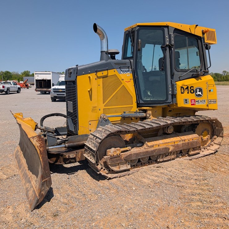 DEERE 650K XLT