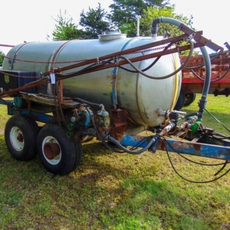 1000 gal. sprayer