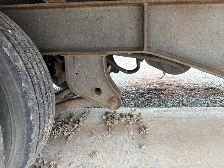 2005-massey-ferguson-8-image-19