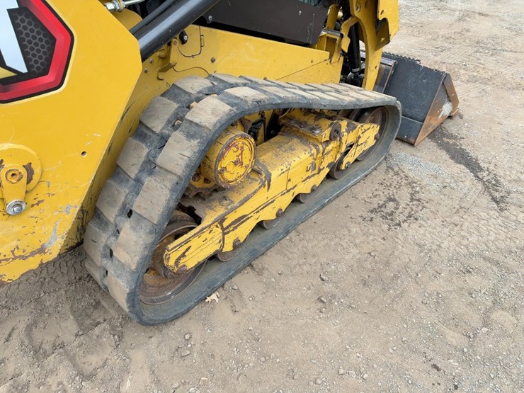 2021-caterpillar-259d3-image-14