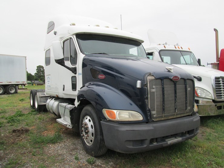 2008-peterbilt-387-image-2