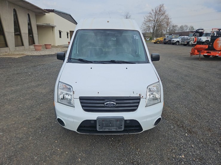 2013-ford-transit-image-8