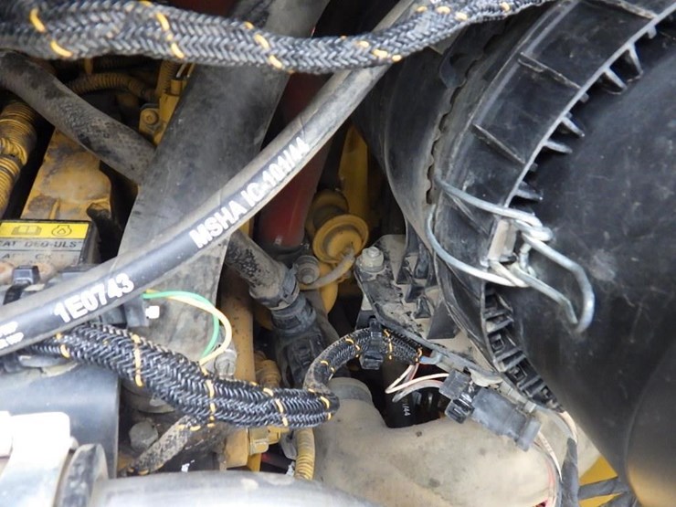 2020-caterpillar-226d3-image-11