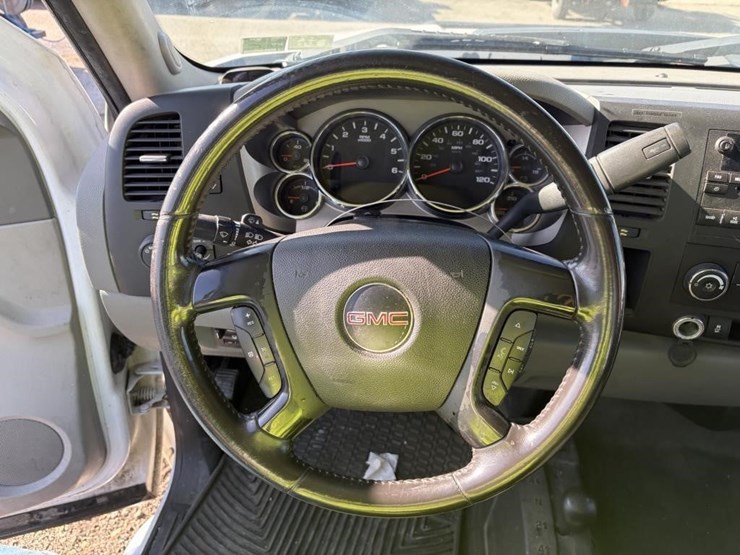 2012-gmc-sierra-3500-image-13