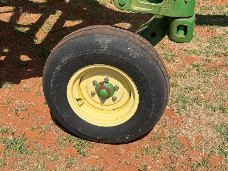 john-deere-2410-image-5
