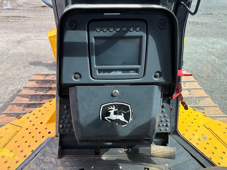 2019-deere-850k-lt-image-26